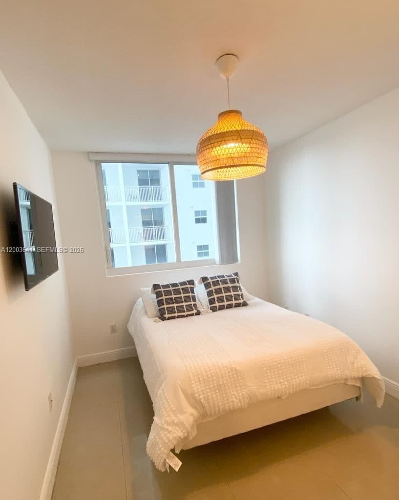2+1 Condo — 170 14th St #1504, Miami, FL 33131