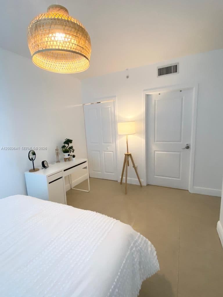 2+1 Condo — 170 14th St #1504, Miami, FL 33131