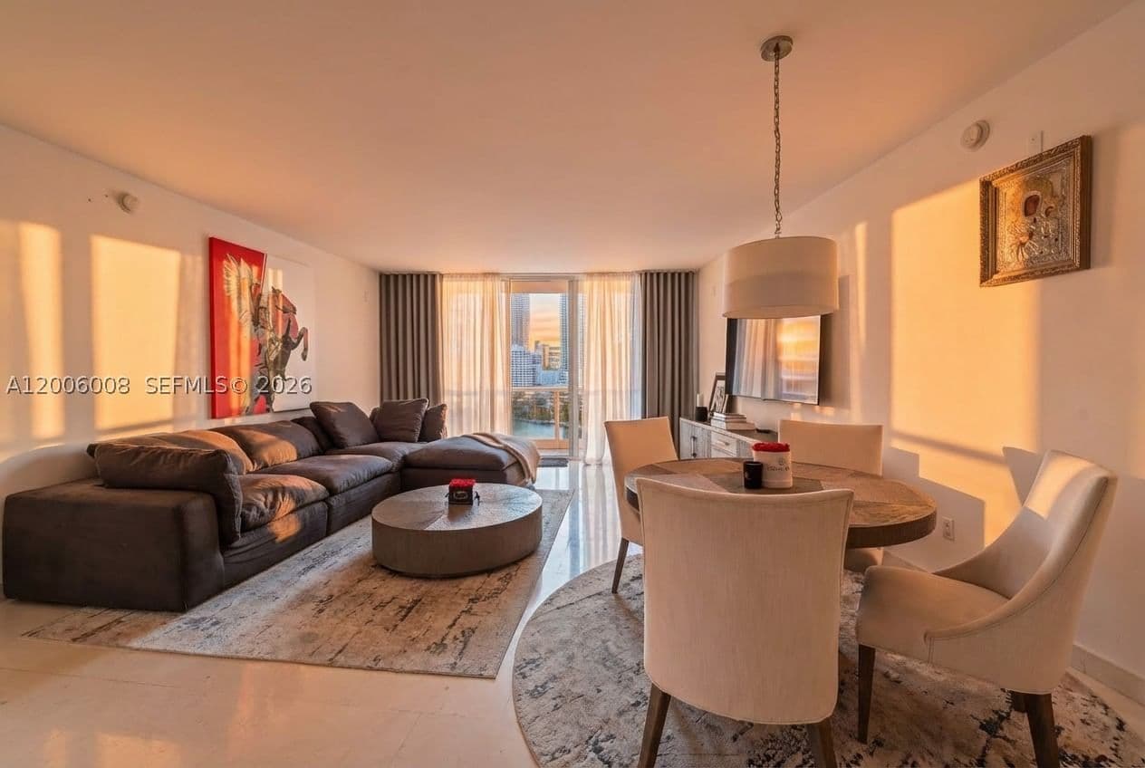 2+1 Condo — 901 Brickell Key Blvd #1009, Miami, FL 33131