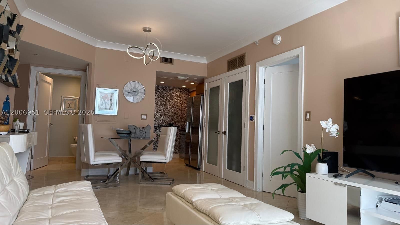 1+1 Condo — 6365 Collins Ave #906, Miami Beach, FL 33141