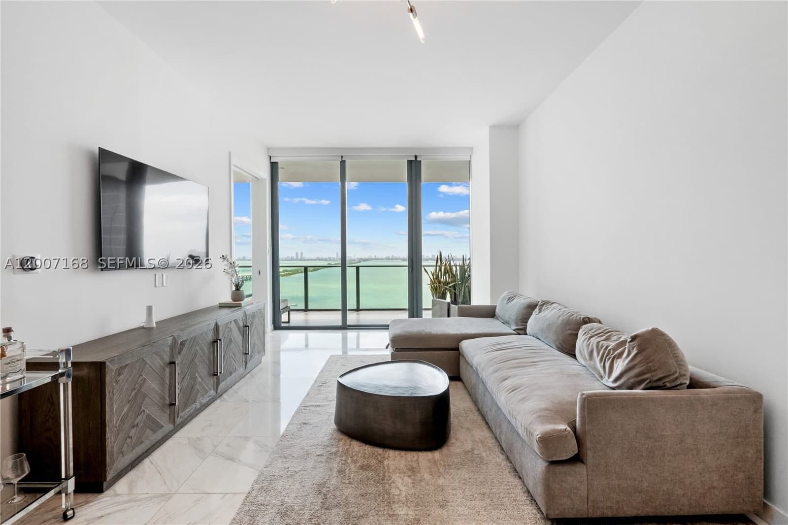 2-bedroom Condo — 480 31st St #2405, Miami, FL 33137