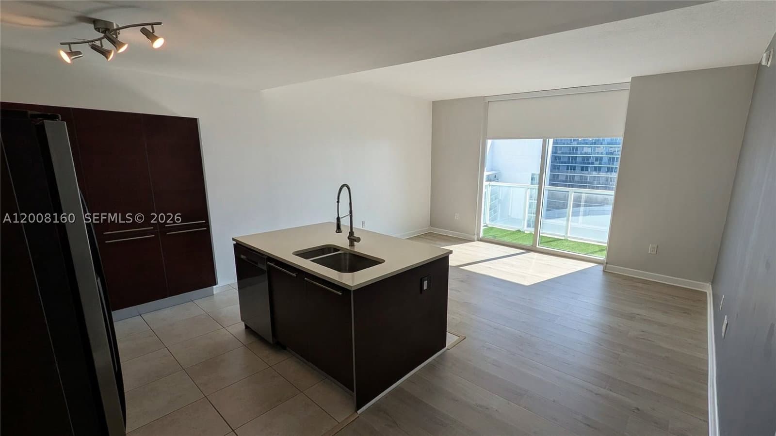 1+1 Condo — 1900 Bayshore Dr #4007, Miami, FL 33132