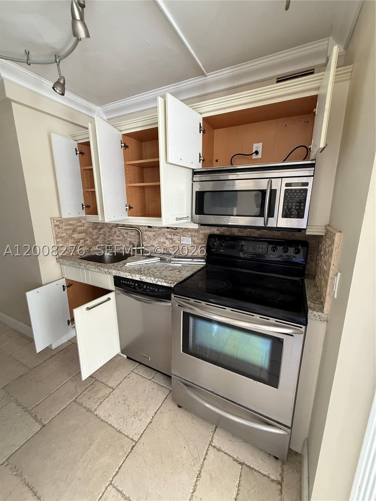 1+1 Condo — 5313 Collins Ave #801, Miami Beach, FL 33140