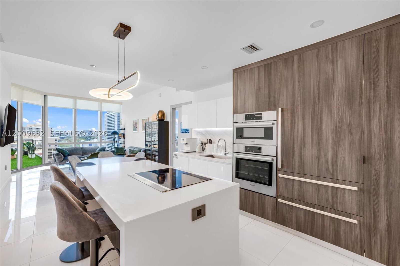 2+1 Condo — 851 1st Ave #1408, Miami, FL 33132