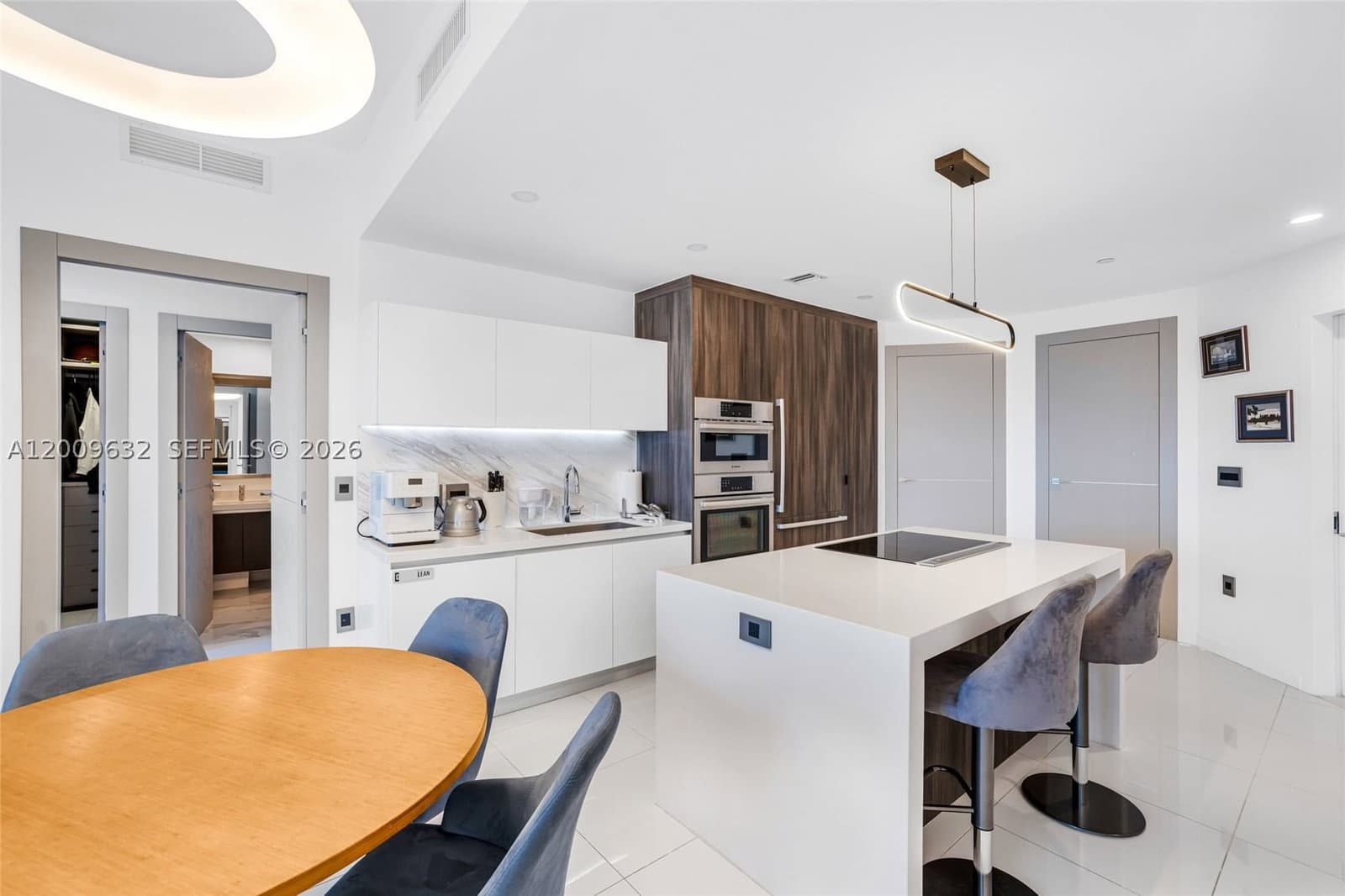 2+1 Condo — 851 1st Ave #1408, Miami, FL 33132