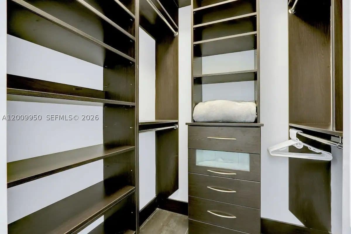 2-bedroom Condo — 1200 Brickell Bay Dr #1404, Miami, FL 33131