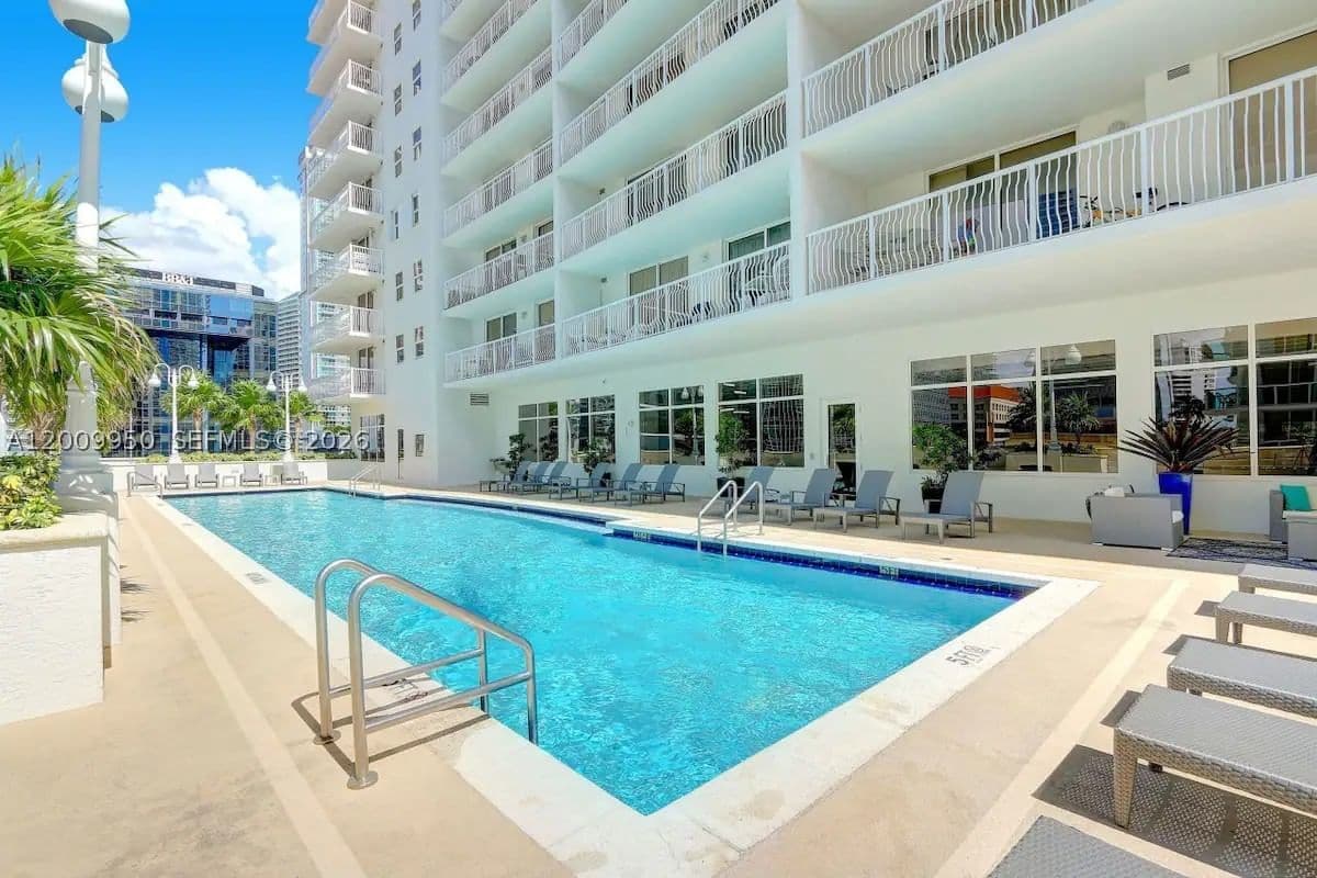 2-bedroom Condo — 1200 Brickell Bay Dr #1404, Miami, FL 33131