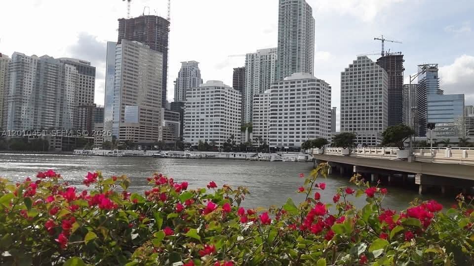2+1 Condo — 999 Brickell Bay Dr #805, Miami, FL 33131
