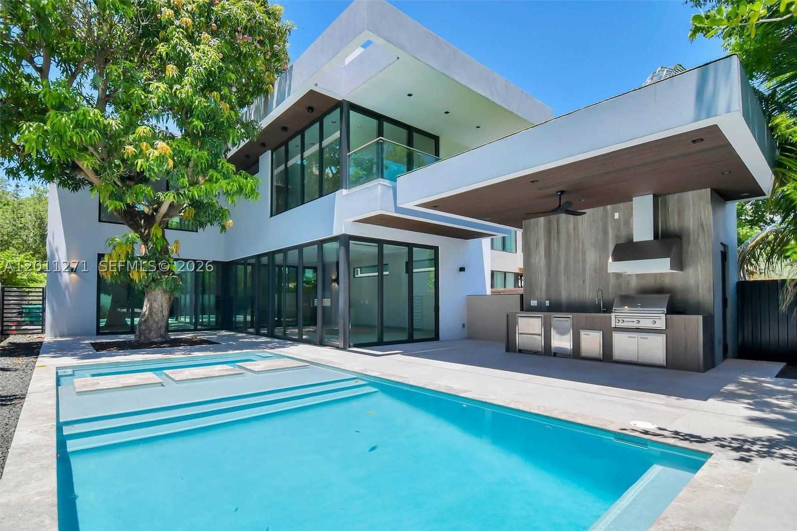5+1 Müstakil ev — 125 29th Rd, Miami, FL 33129