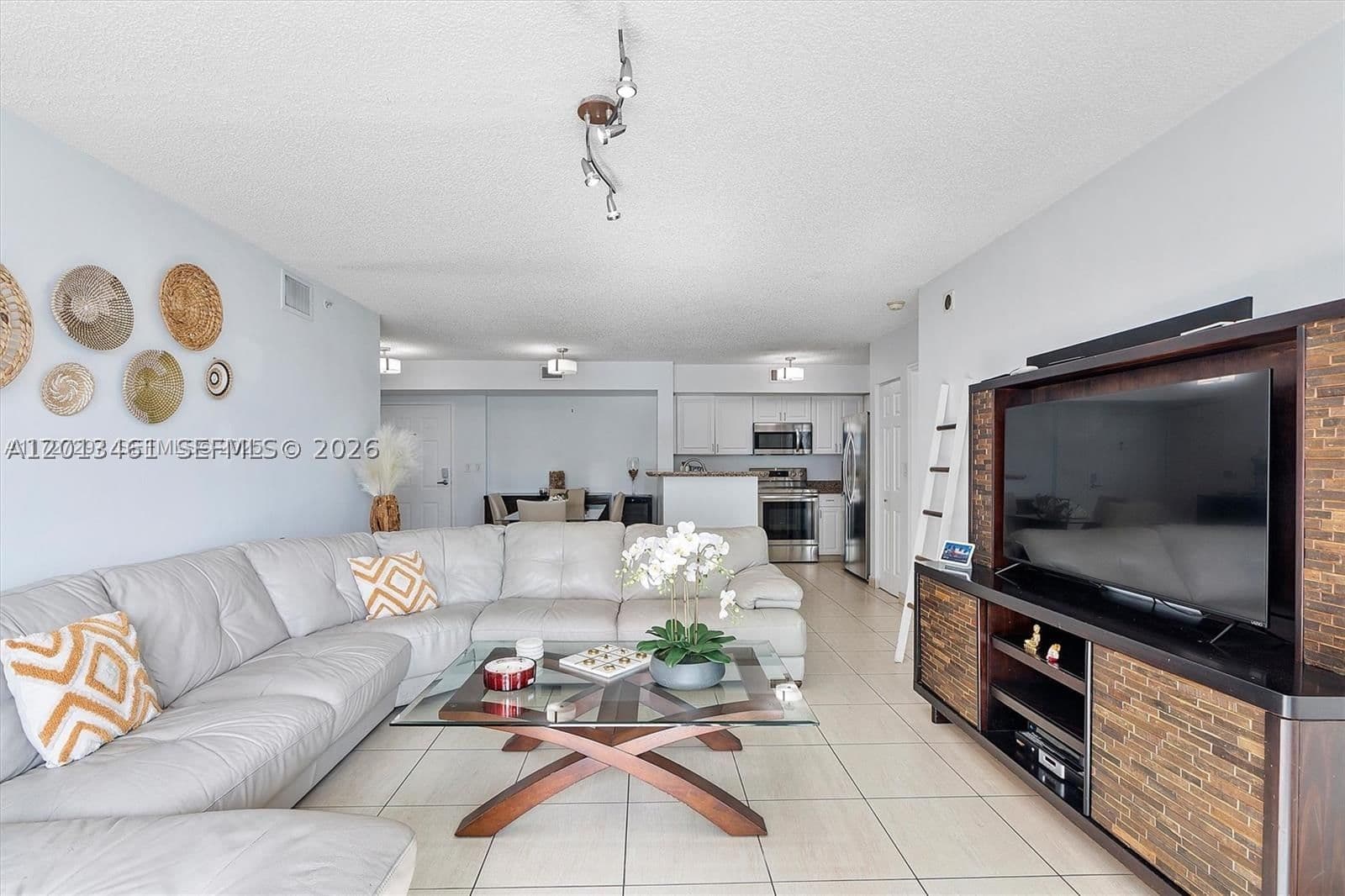 2+1 Condo — 1155 Brickell Bay Dr #603, Miami, FL 33131