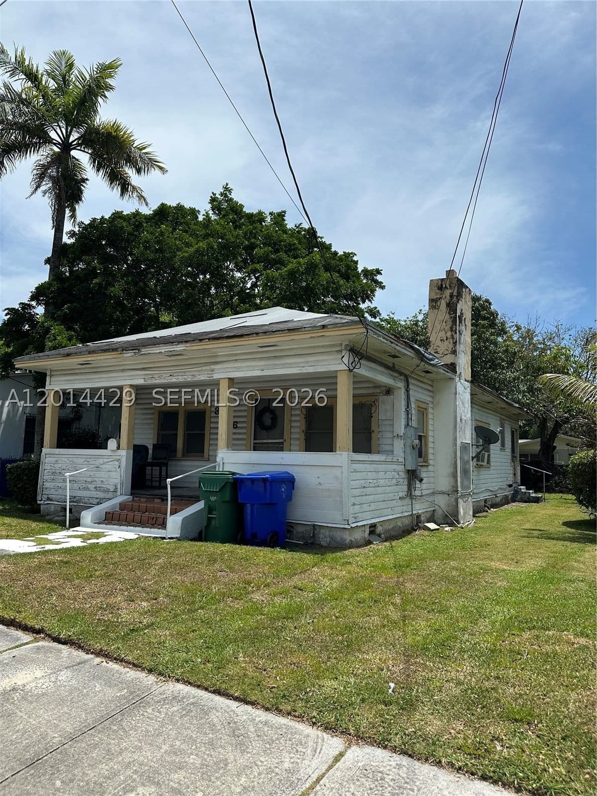 3+1 Müstakil ev — 3566 Thomas Ave, Miami, FL 33133