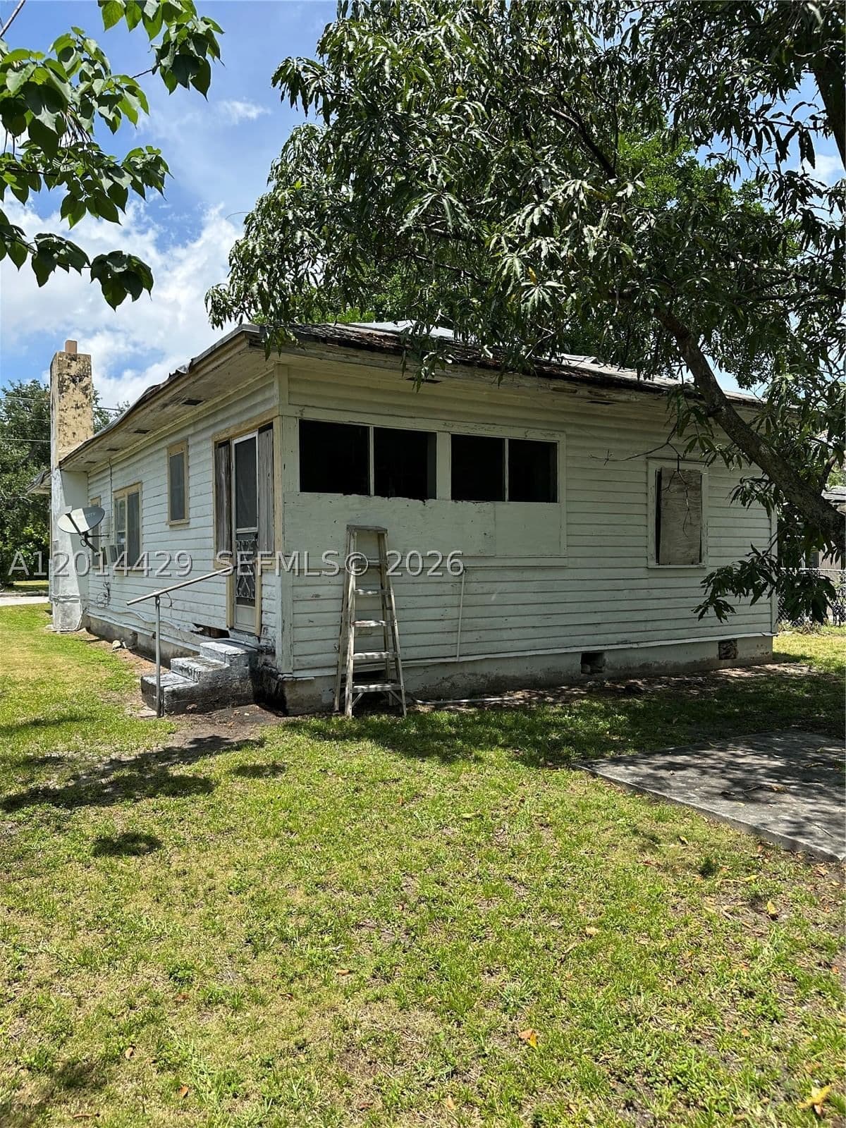3+1 Müstakil ev — 3566 Thomas Ave, Miami, FL 33133