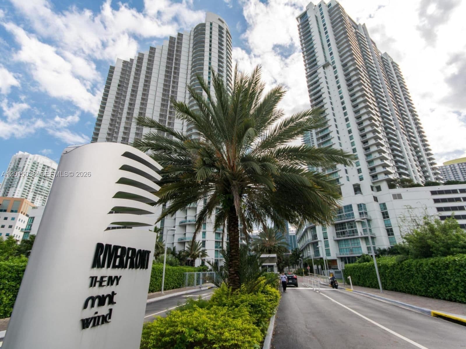 2+1 Condo — 350 Miami Ave #2713, Miami, FL 33130