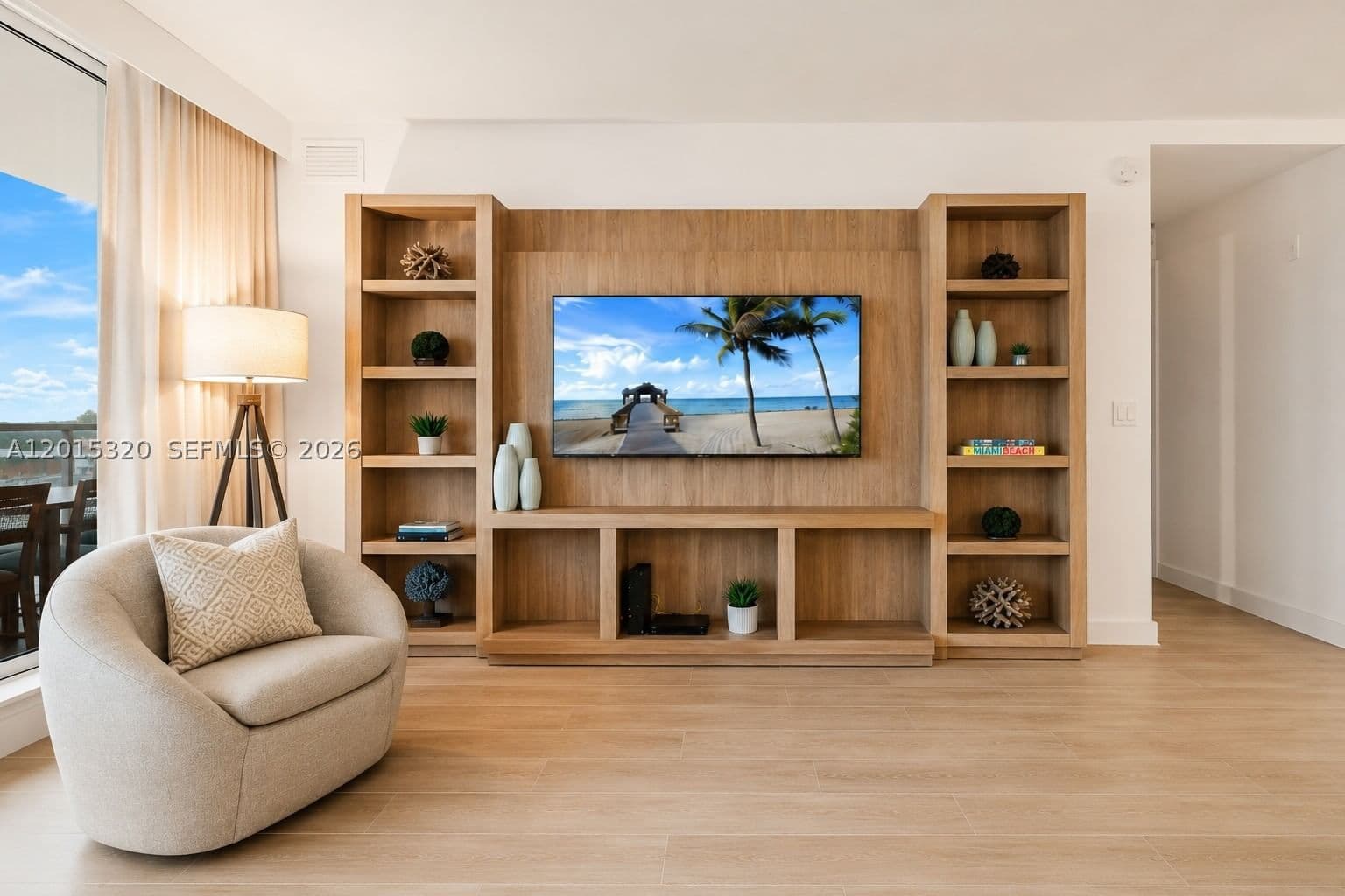 1-bedroom Condo — 2301 Collins Ave #1129, Miami Beach, FL 33139