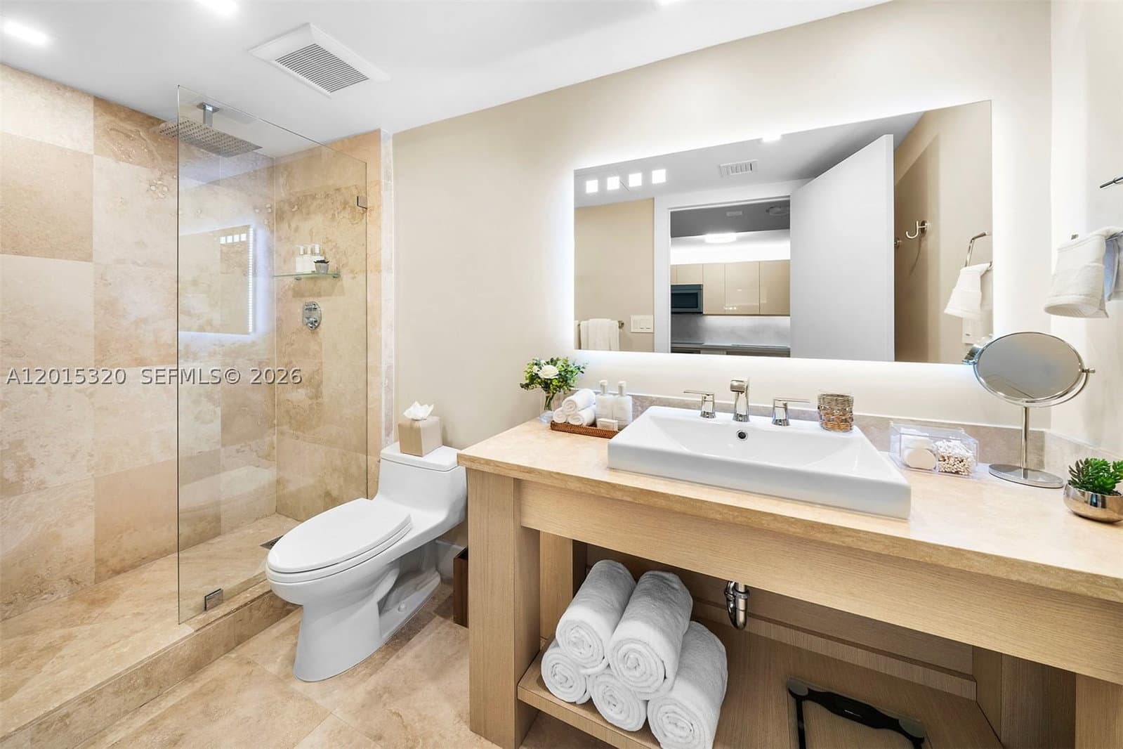 1-bedroom Condo — 2301 Collins Ave #1129, Miami Beach, FL 33139