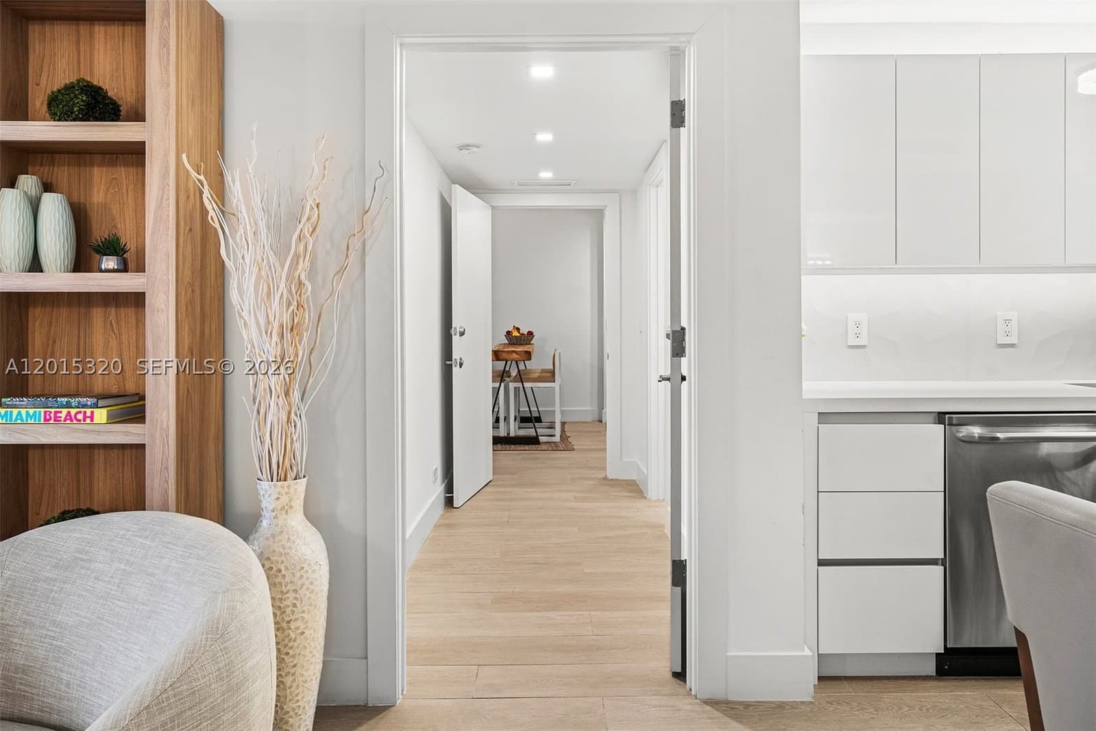 1-bedroom Condo — 2301 Collins Ave #1129, Miami Beach, FL 33139