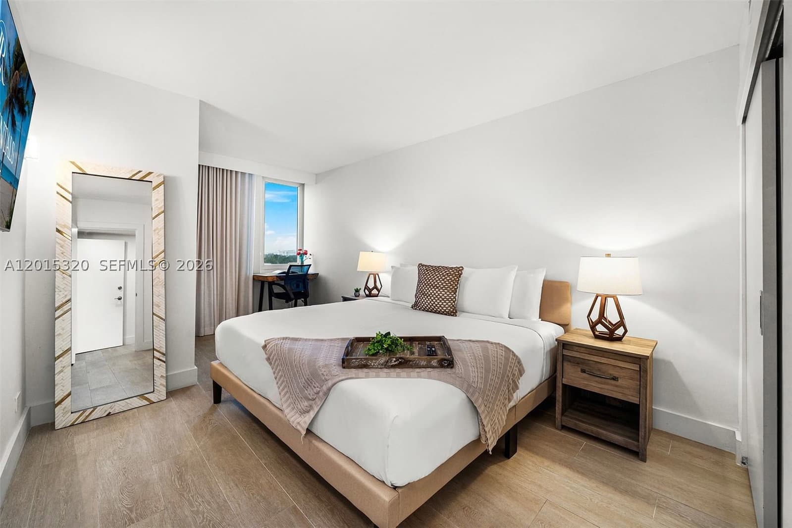 1-bedroom Condo — 2301 Collins Ave #1129, Miami Beach, FL 33139