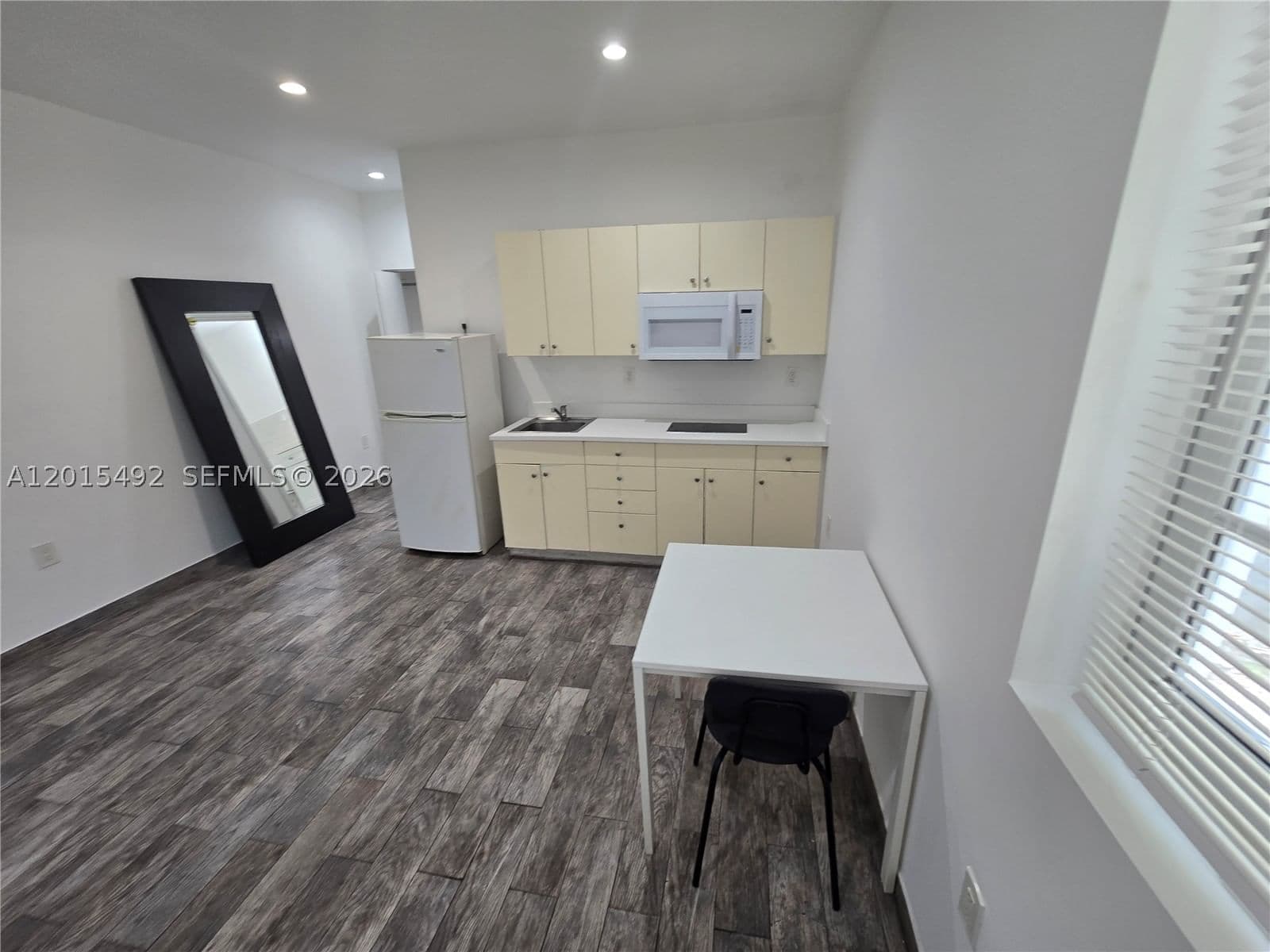 1-bedroom Property — 1345 Pennsylvania Ave #2A, Miami Beach, FL 33139