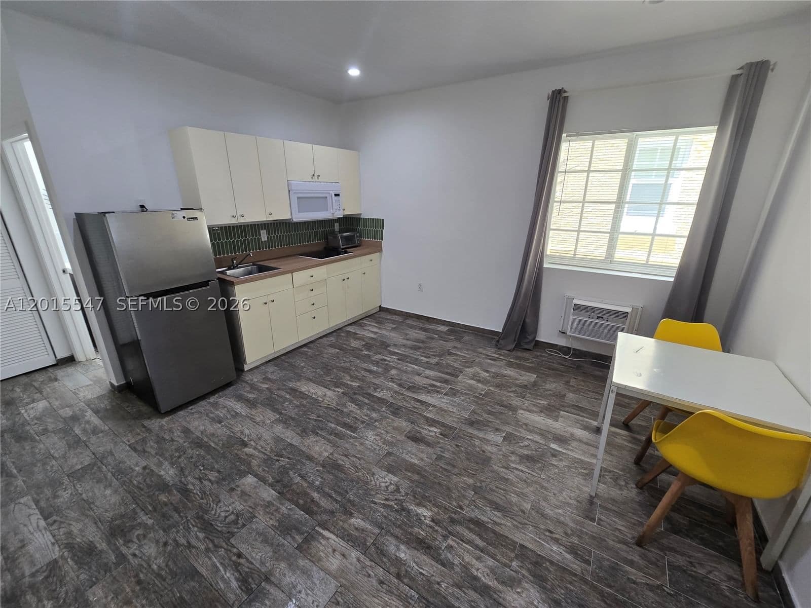 1+1 Mülk — 1345 Pennsylvania Ave #5B, Miami Beach, FL 33139