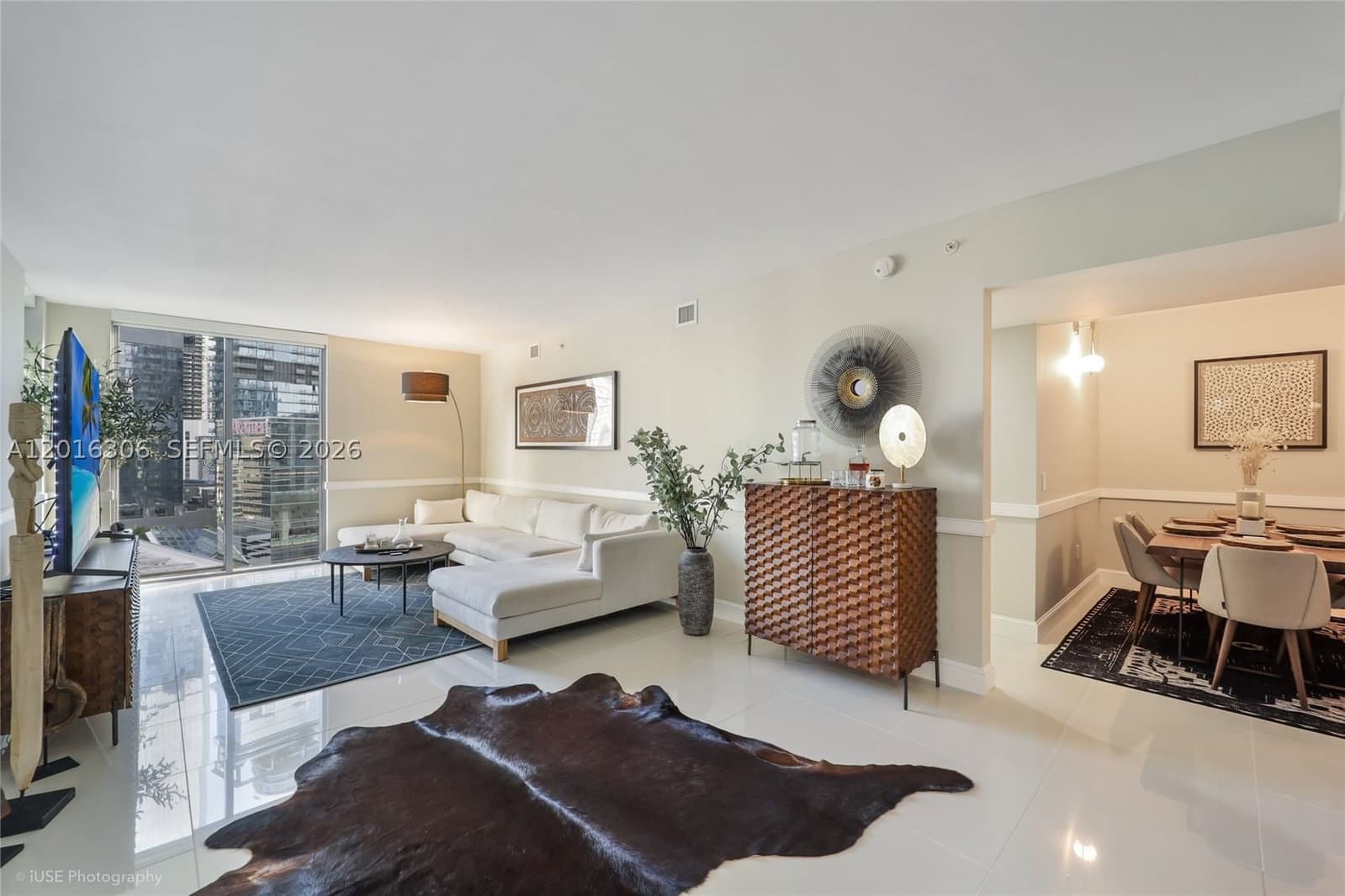 2+1 Condo — 31 6th St #2207, Miami, FL 33131