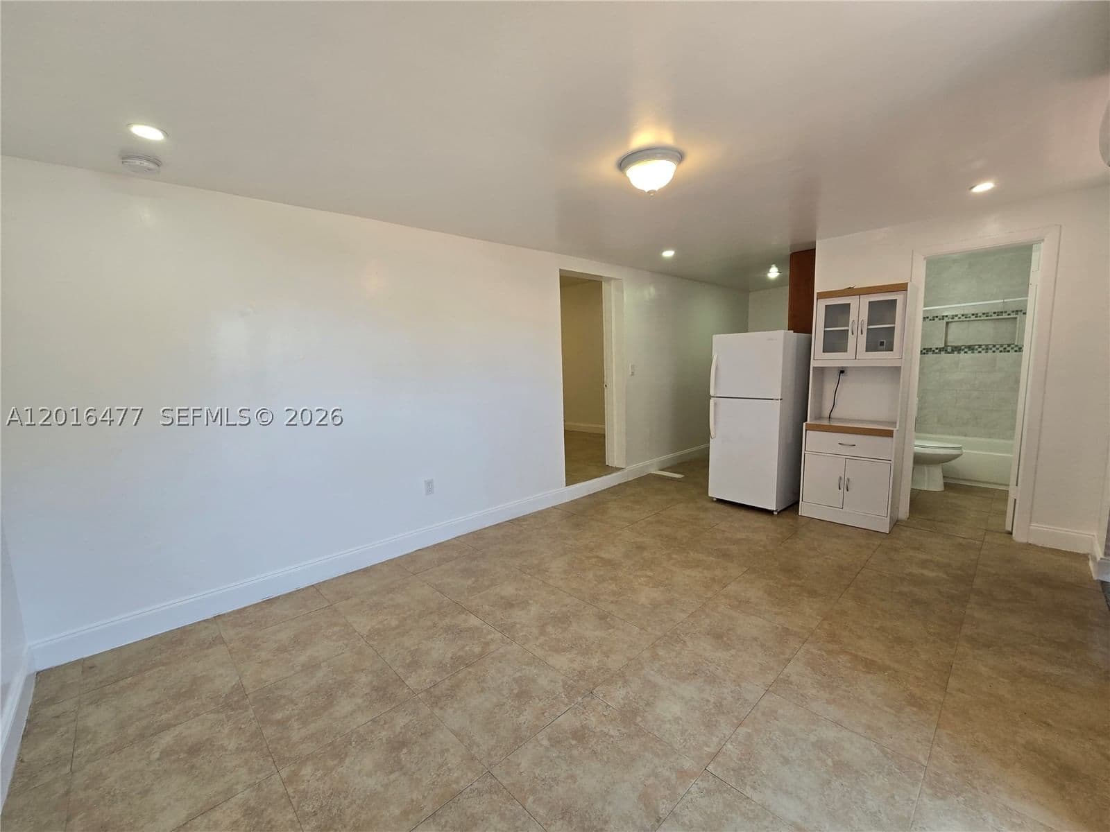 1-bedroom Property — 2957 36th Ct #4, Miami, FL 33133
