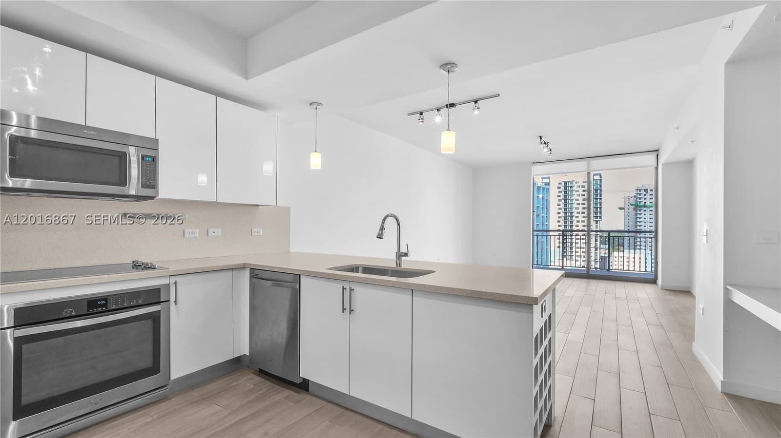 1+1 Condo — 999 1st Ave #2009, Miami, FL 33130