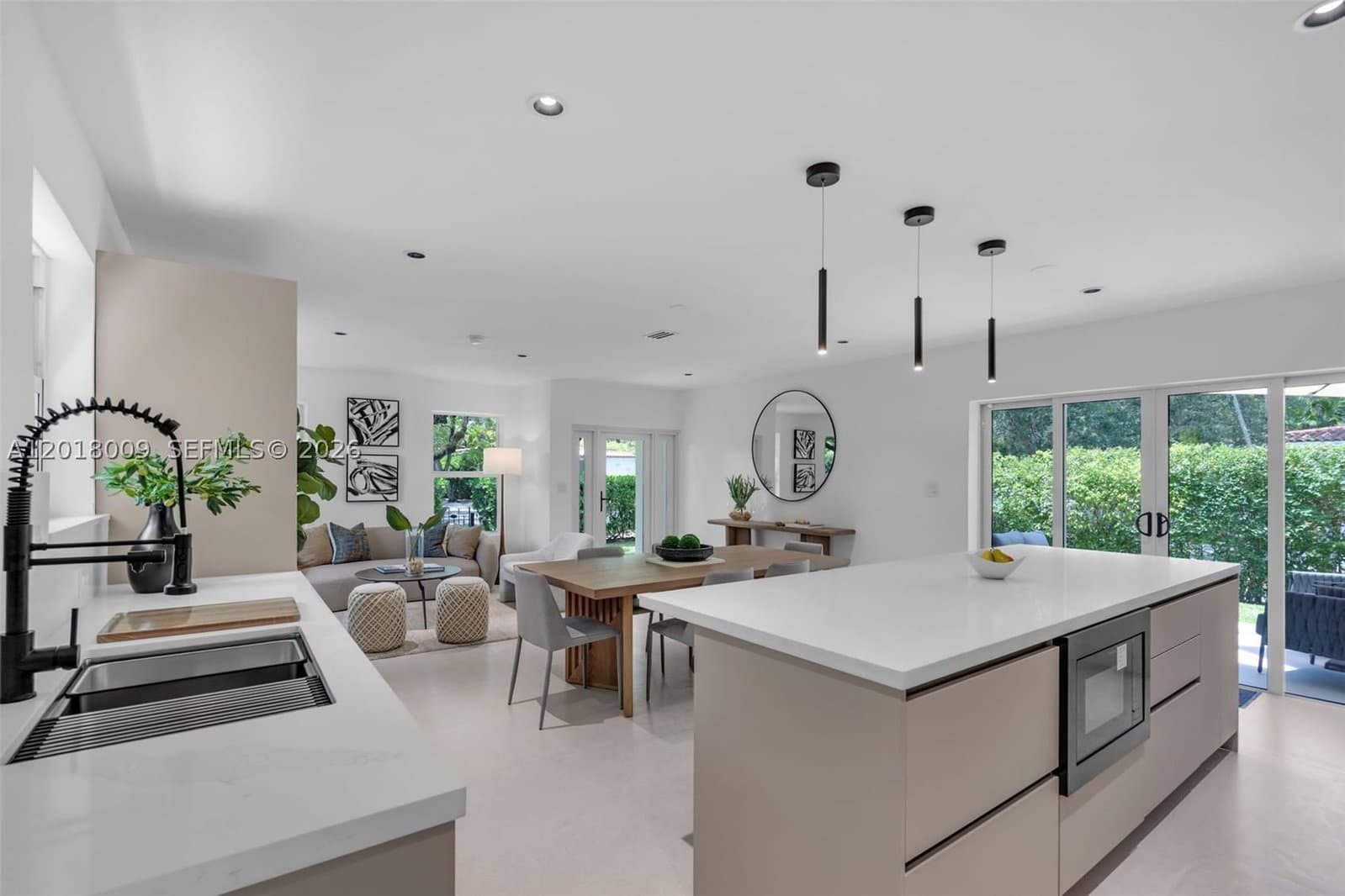 3+1 Müstakil ev — 1203 Madrid St, Coral Gables, FL 33134