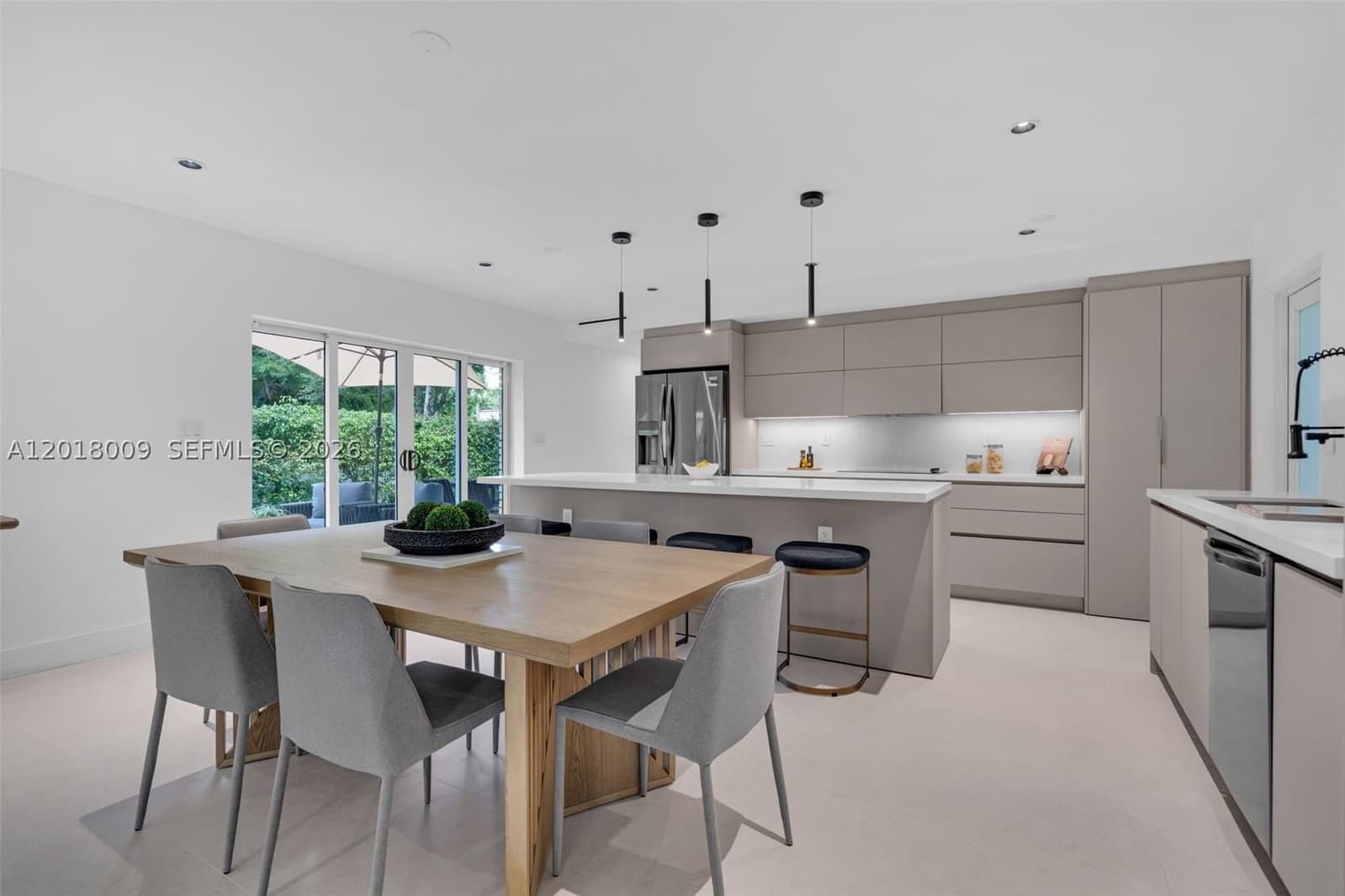 3+1 Müstakil ev — 1203 Madrid St, Coral Gables, FL 33134
