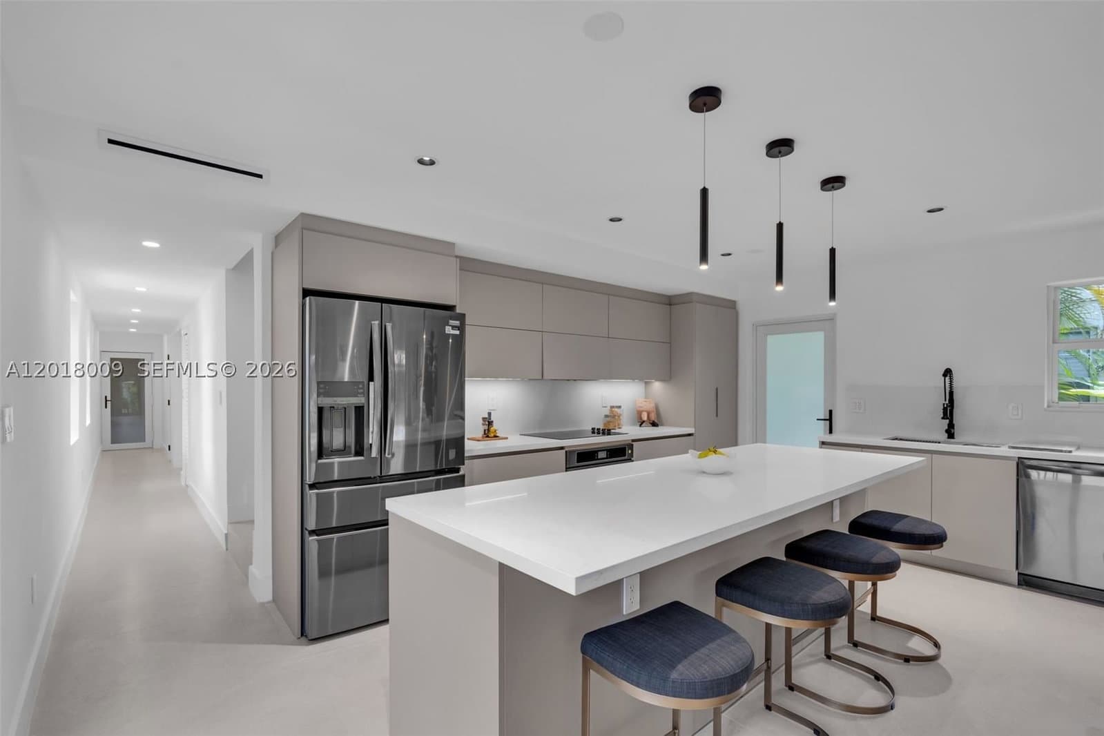 3+1 Müstakil ev — 1203 Madrid St, Coral Gables, FL 33134