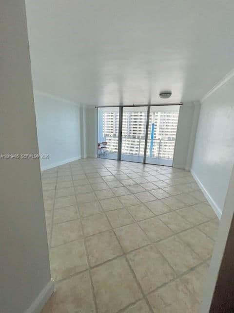 Apartment — 3301 5th Ave #1112, Miami, FL 33137