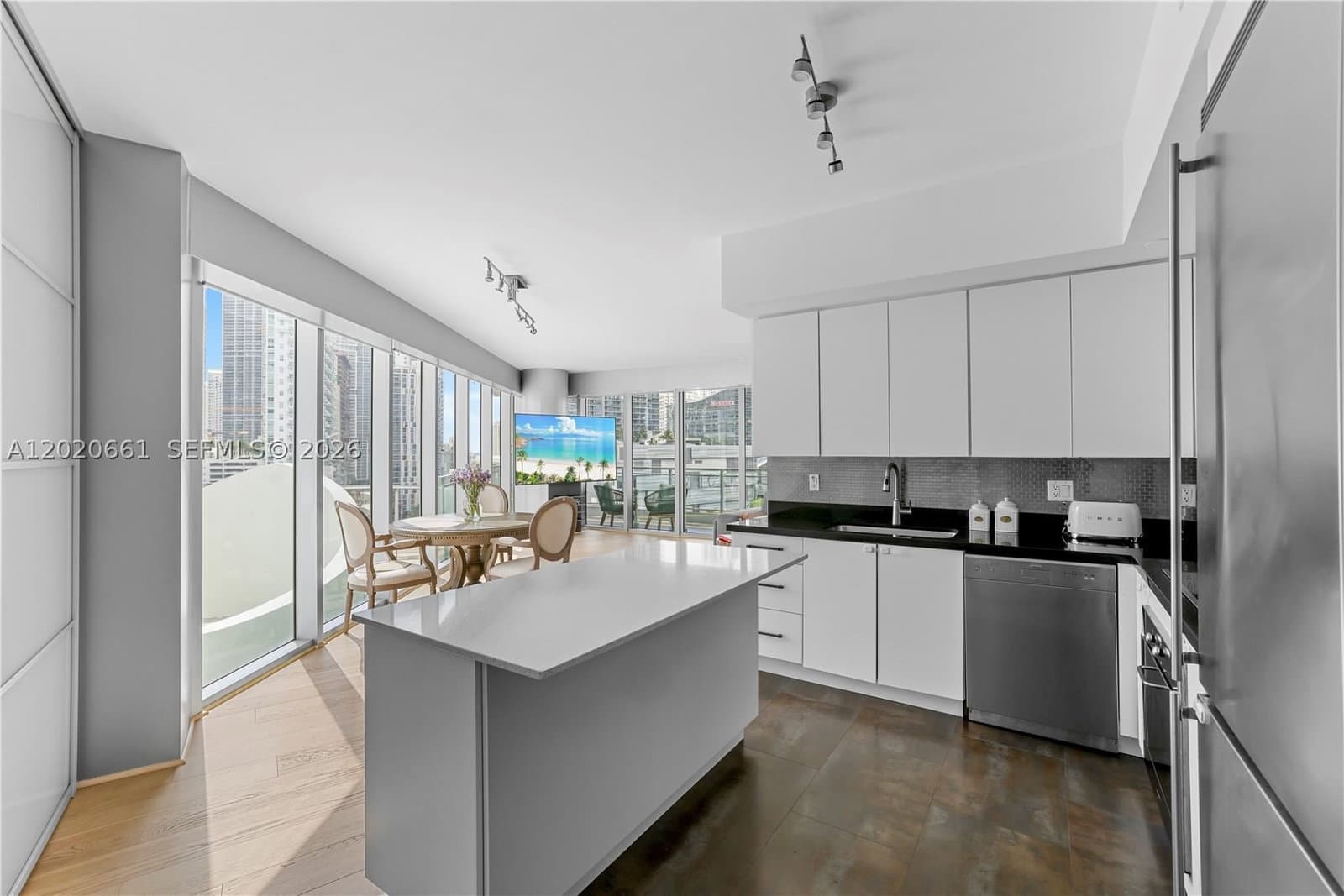 3+1 Condo — 92 3rd St #1201, Miami, FL 33130