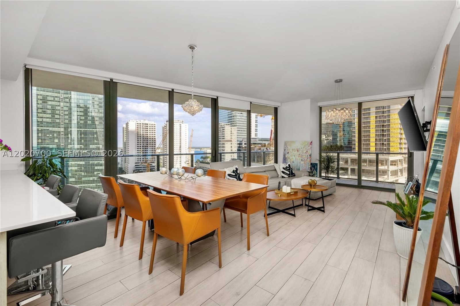 3-bedroom Condo — 1300 Miami Ave #1405, Miami, FL 33130