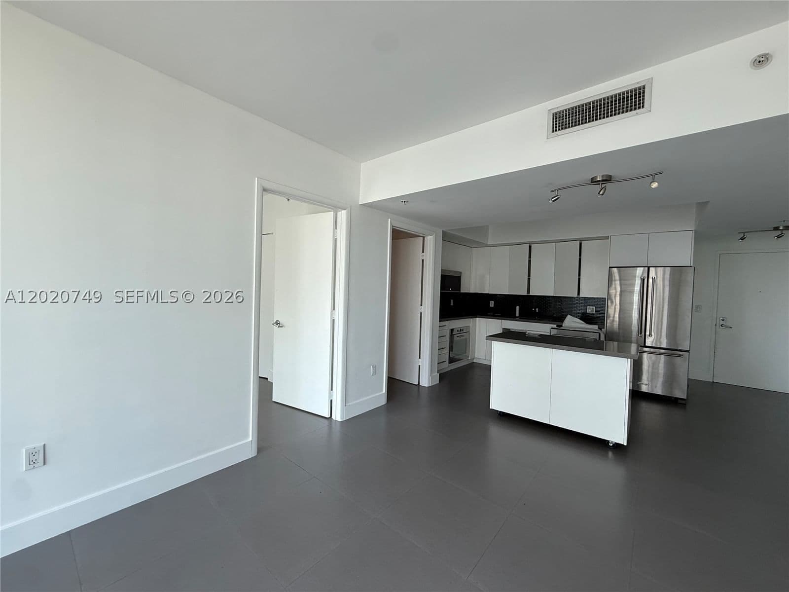 2+1 Condo — 92 3rd St #1804, Miami, FL 33130