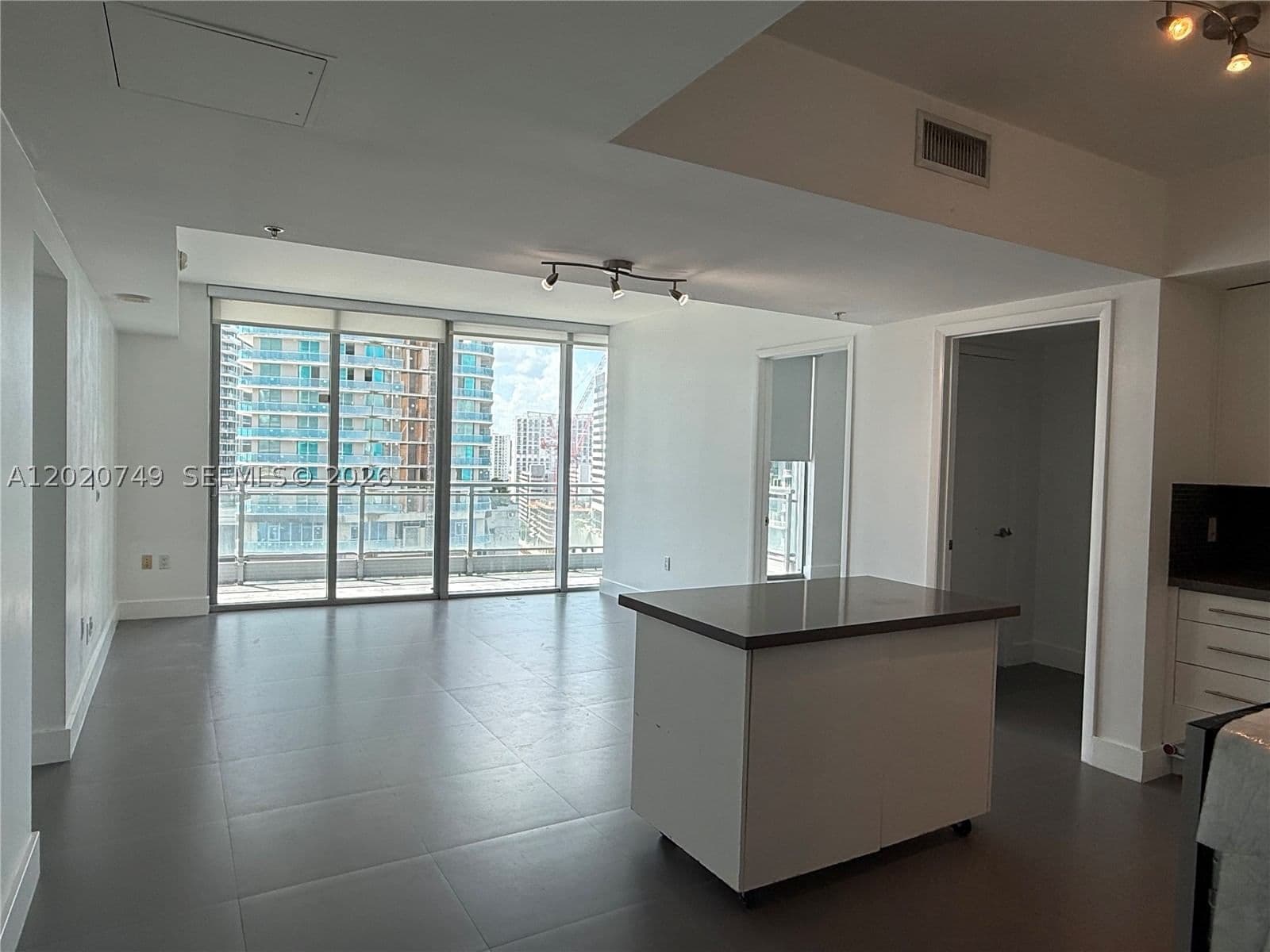 2+1 Condo — 92 3rd St #1804, Miami, FL 33130