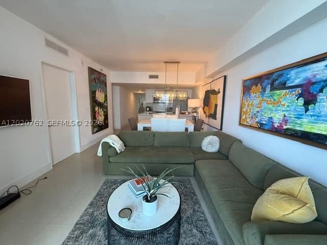 2+1 Condo — 185 7th St #3803, Miami, FL 33130