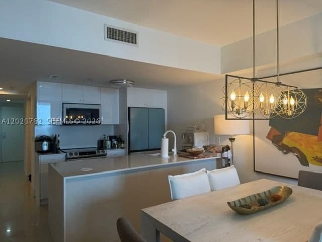 2+1 Condo — 185 7th St #3803, Miami, FL 33130