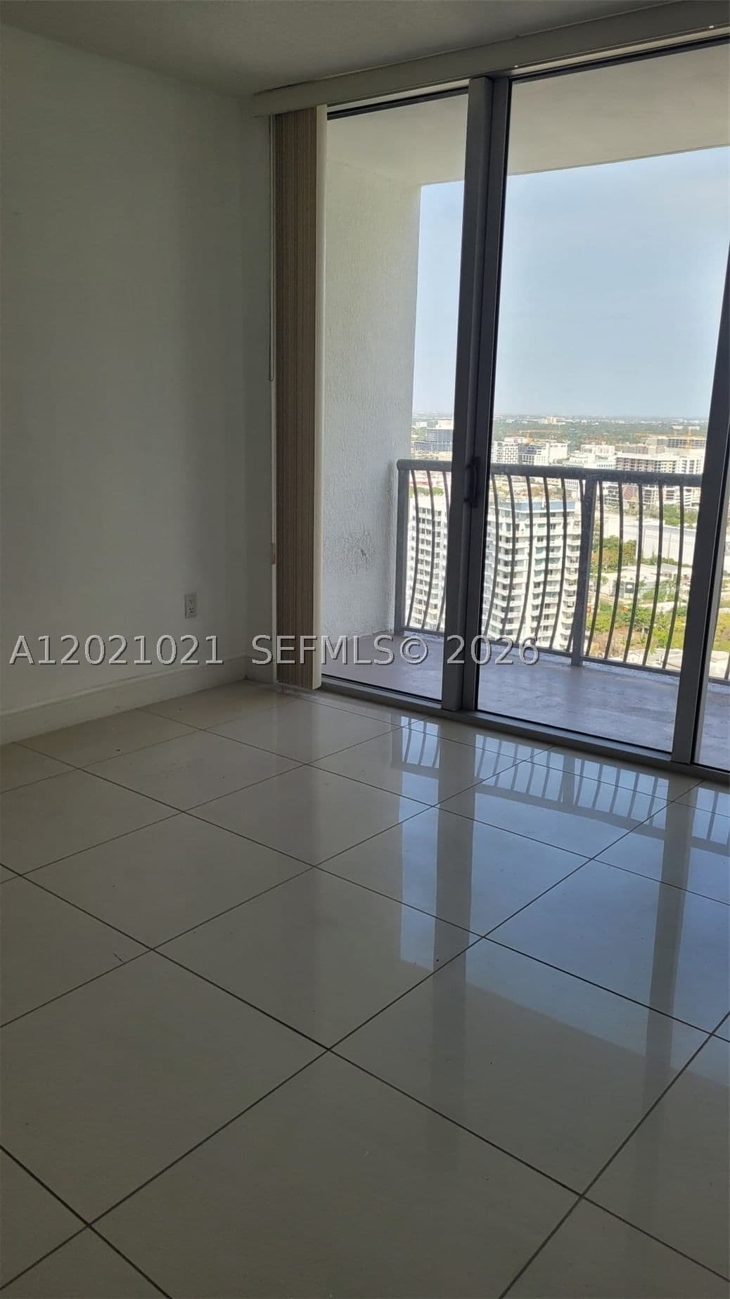 1+1 Condo — 1750 Bayshore Dr #3311, Miami, FL 33132