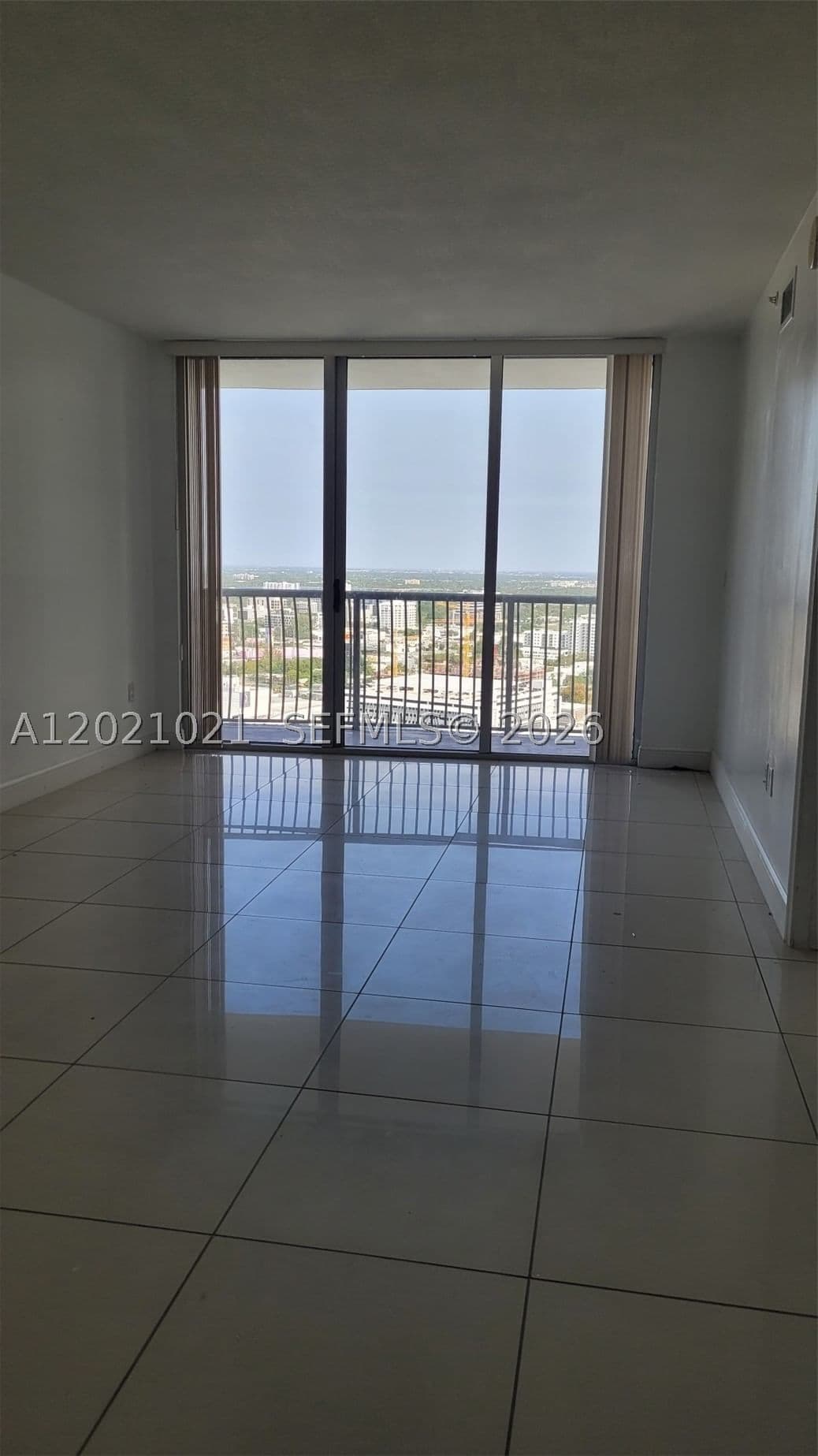 1+1 Condo — 1750 Bayshore Dr #3311, Miami, FL 33132