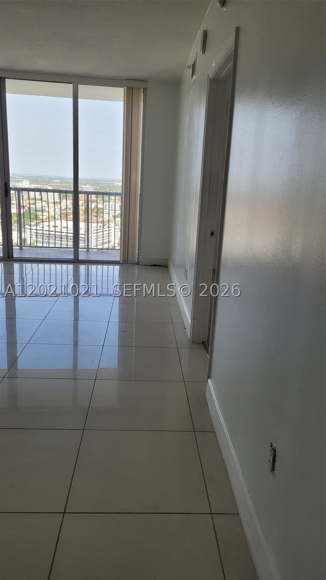 1+1 Condo — 1750 Bayshore Dr #3311, Miami, FL 33132