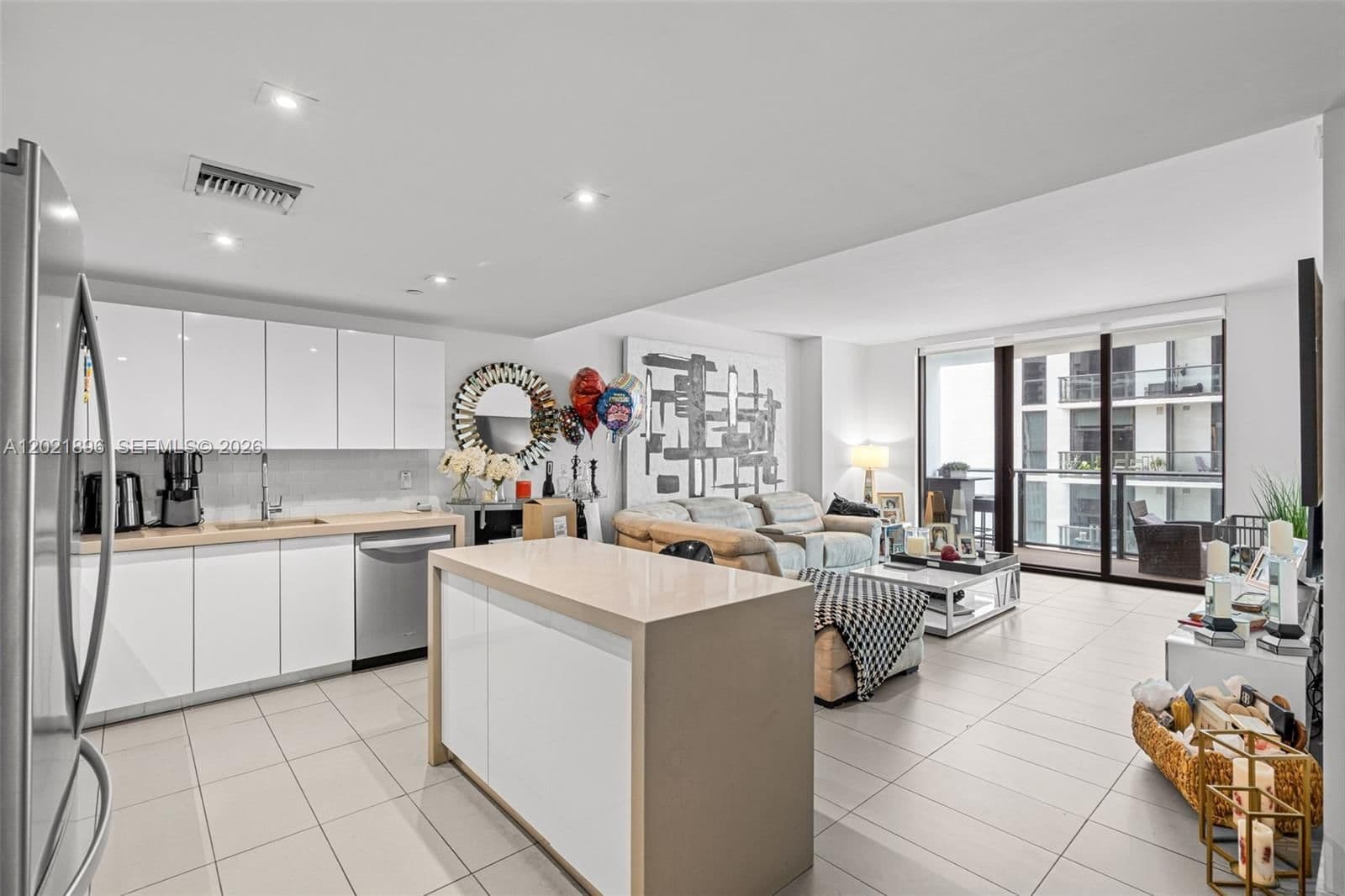 1+1 Condo — Miami, FL 33132