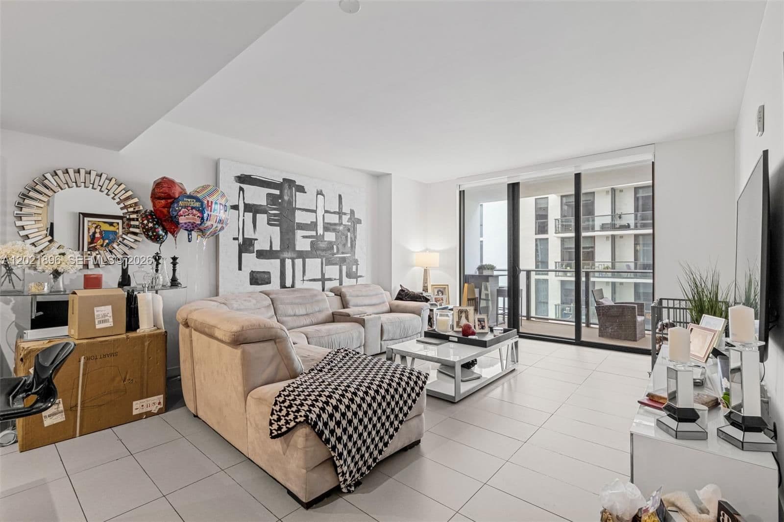 1+1 Condo — Miami, FL 33132
