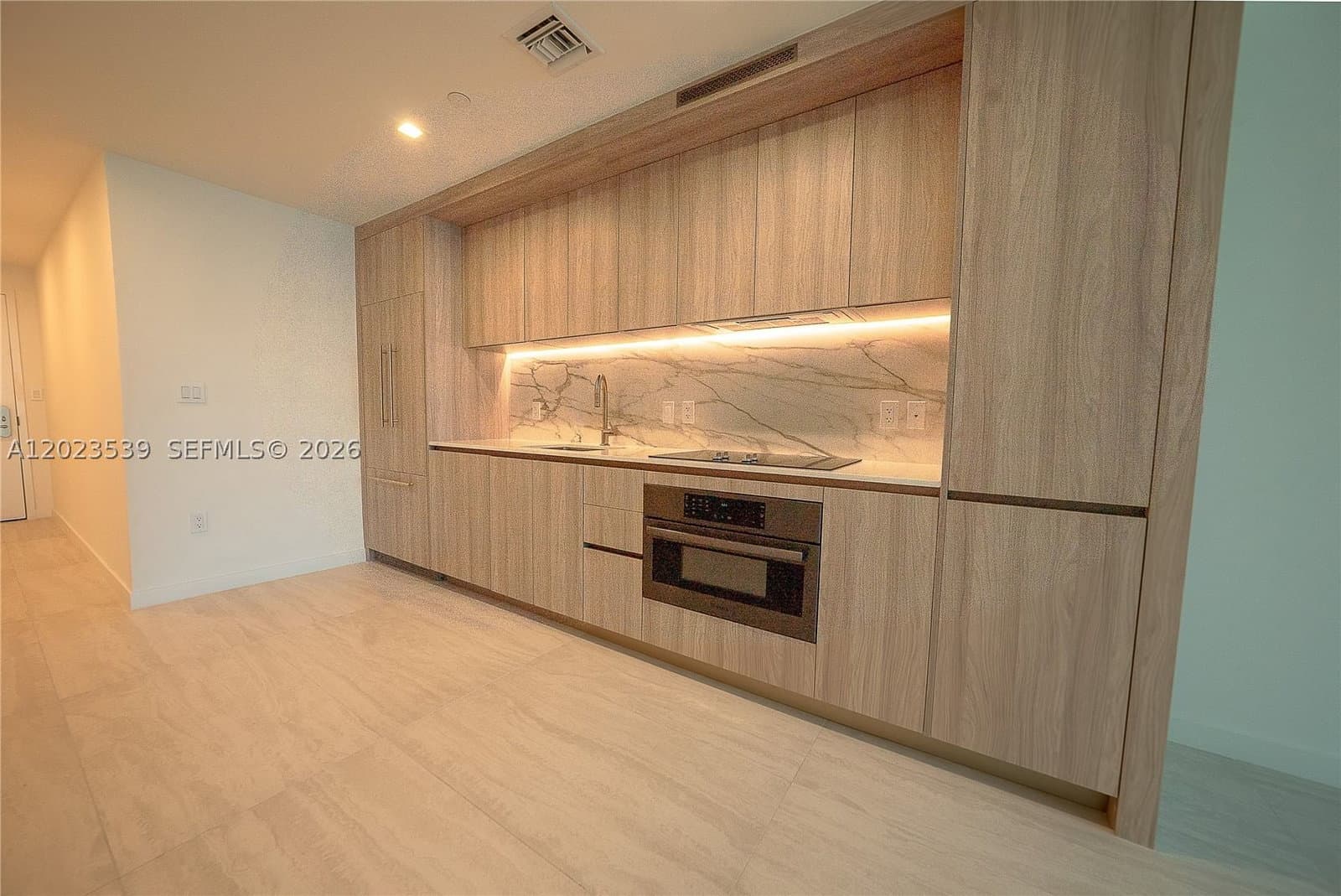 2+1 Condo — 77 5th St #2203, Miami, FL 33131