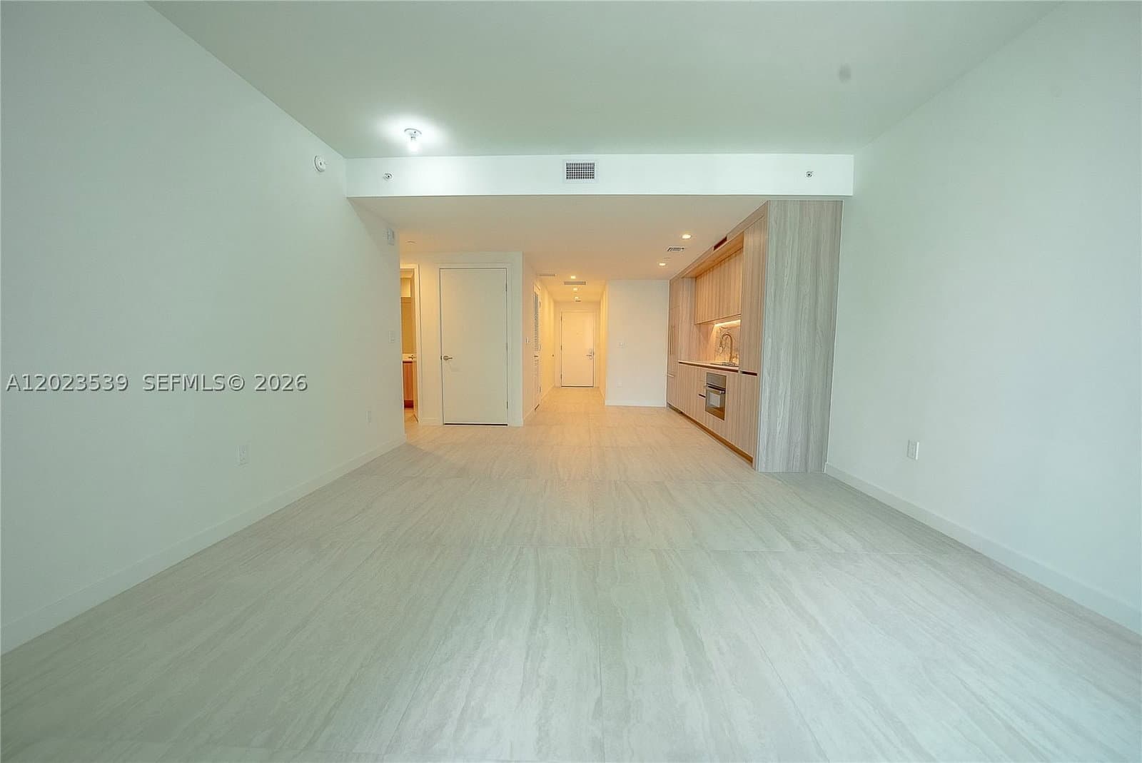 2+1 Condo — 77 5th St #2203, Miami, FL 33131
