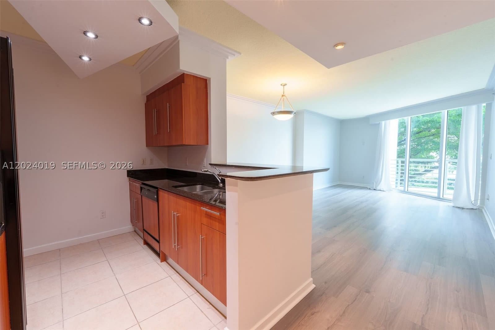 1+1 Condo — 335 Biscayne Blvd #802, Miami, FL 33131