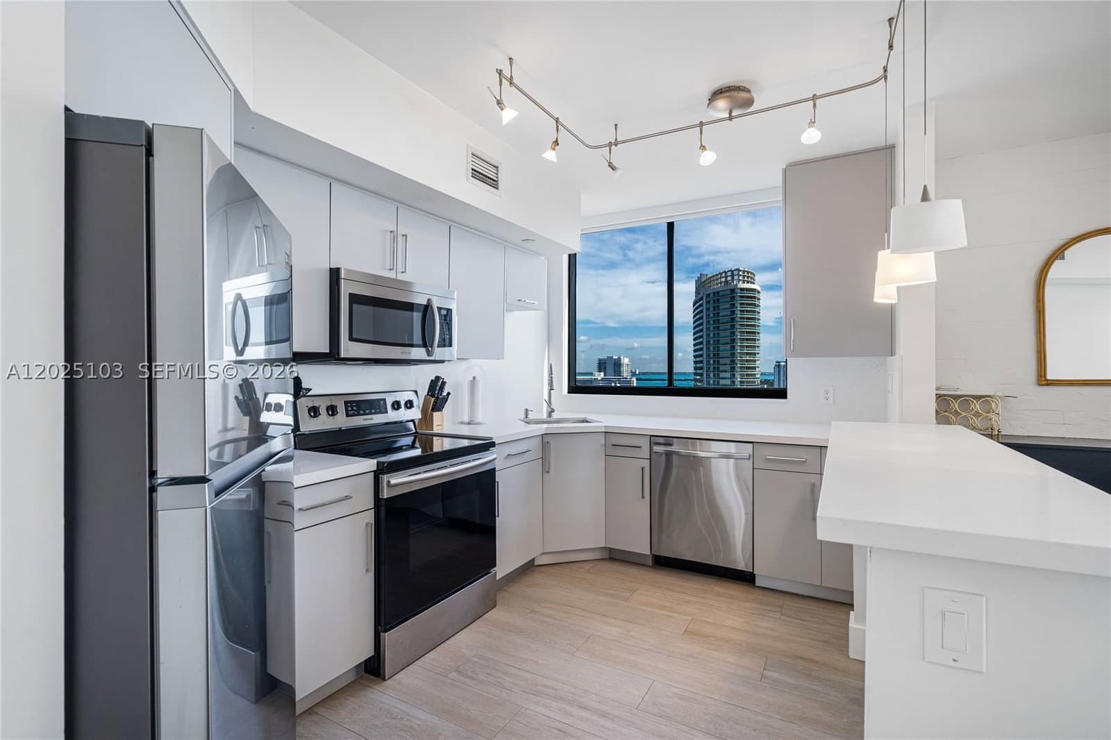 2+1 Condo — 1330 West Ave #2107, Miami Beach, FL 33139