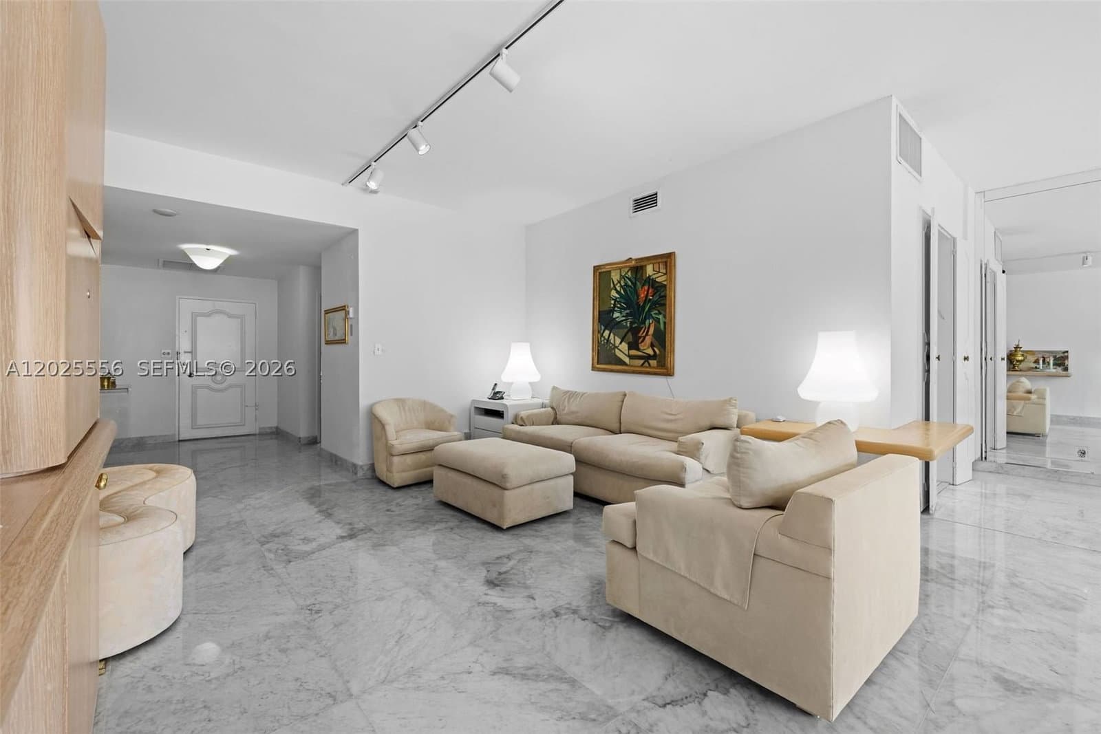 2-bedroom Condo — 4925 Collins Ave #1A, Miami Beach, FL 33140