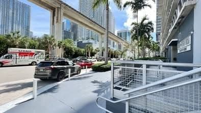 1-bedroom Condo — 690 1st Ct #1908, Miami, FL 33130