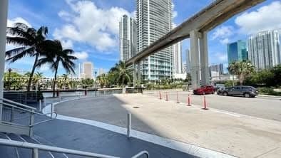 1-bedroom Condo — 690 1st Ct #1908, Miami, FL 33130