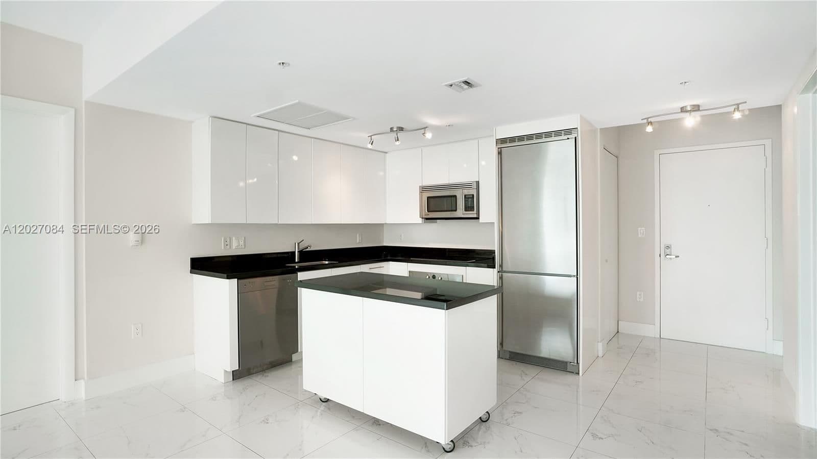3+1 Condo — 92 3rd St #1803, Miami, FL 33130