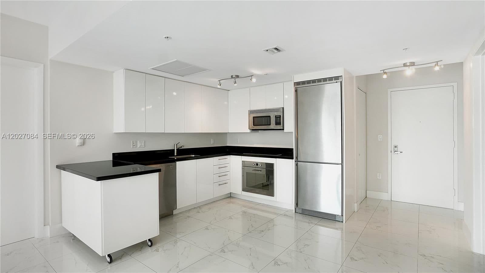 3+1 Condo — 92 3rd St #1803, Miami, FL 33130